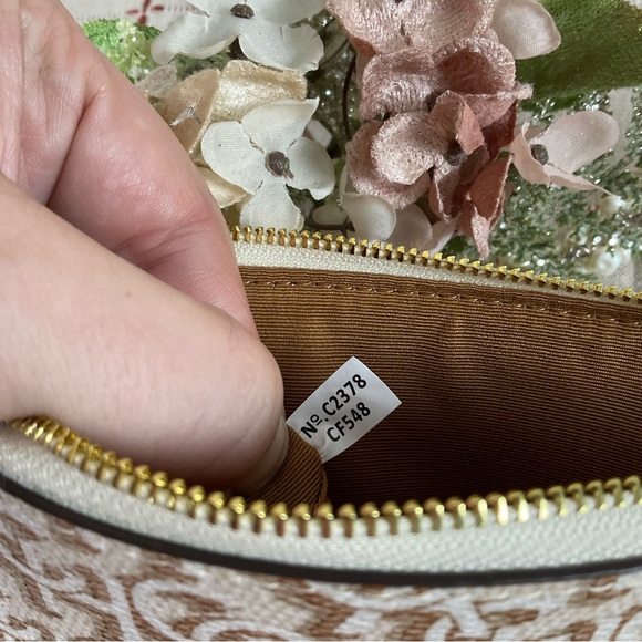 COACH Canvas & Leather Corner Zip Wristlet Small Wallet Clutch CF548 Ivory Chalk - Picture 5 of 6